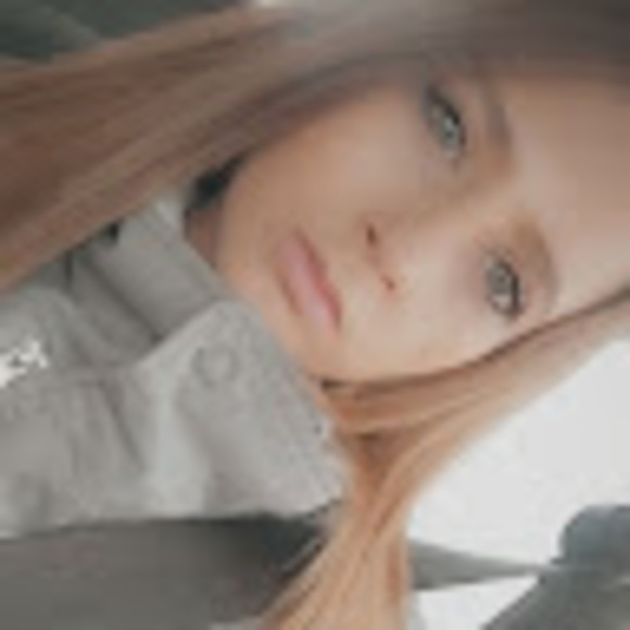 Meet your Posher, Amy - Picture 1 of 1